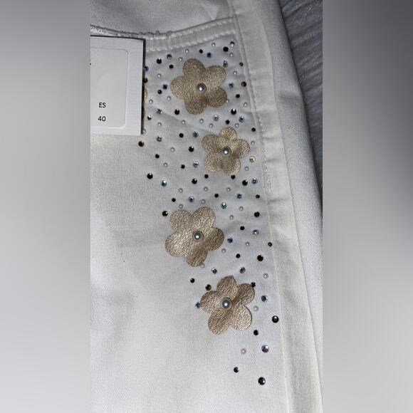 Cristina Barros Women's White Floral Embroidery Jeans - Straight Leg Cotton - Picture 9 of 10